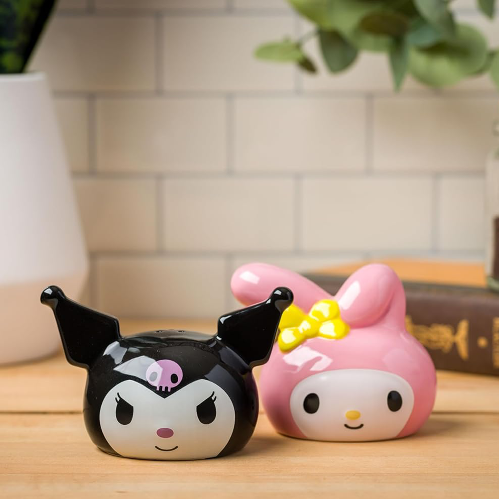 My Melody And Kuromi Sculpted Ceramic Salt and Pepper Set - 图片 2