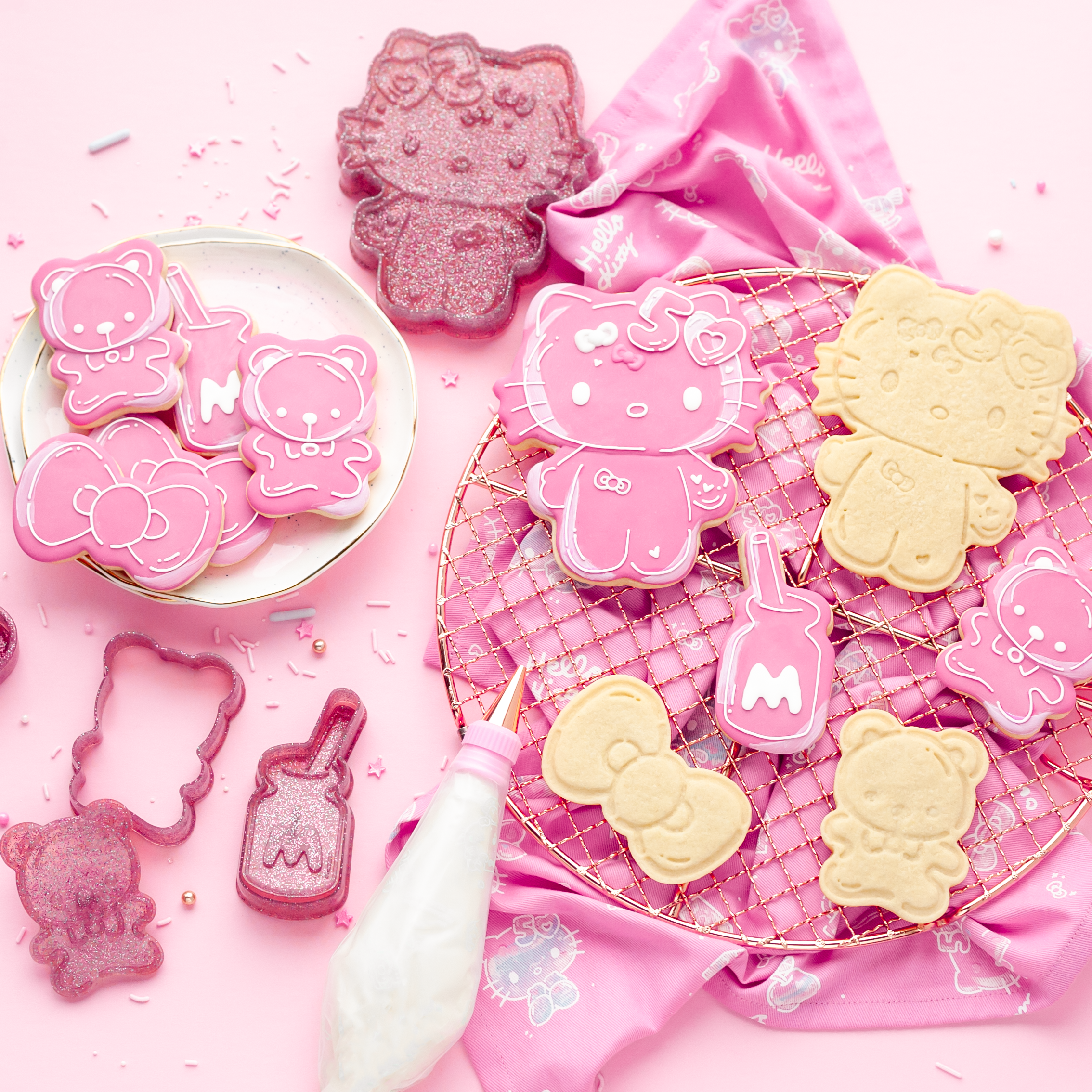 Hello Kitty 50th Anniversary Cookie Stamp and Frosting Set - 图片 2